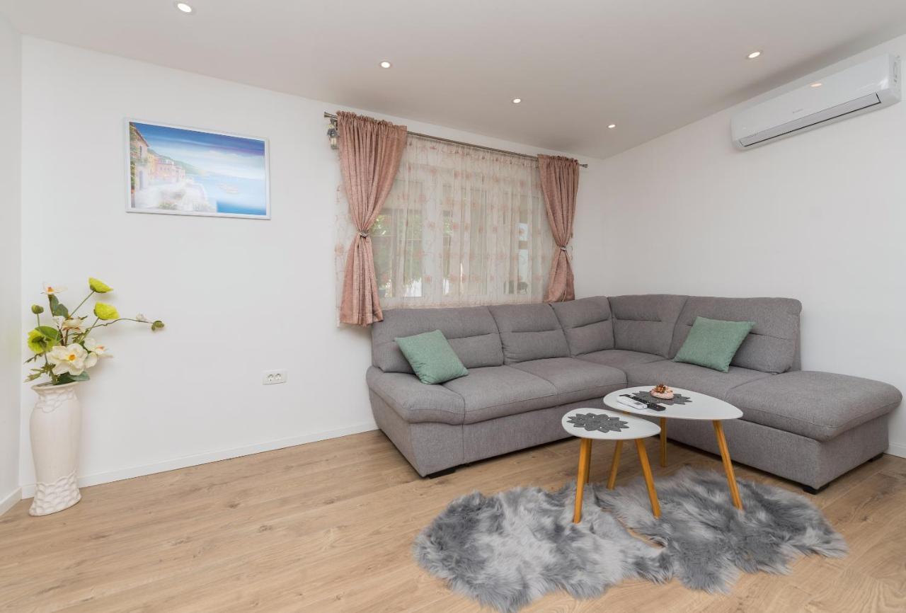 Apartment Strawberry ماكارسكا المظهر الخارجي الصورة