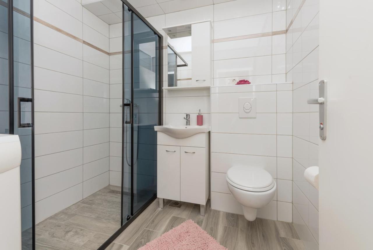Apartment Strawberry ماكارسكا المظهر الخارجي الصورة