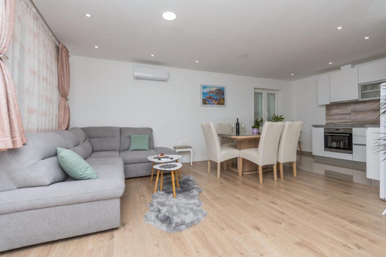 Apartment Strawberry ماكارسكا المظهر الخارجي الصورة