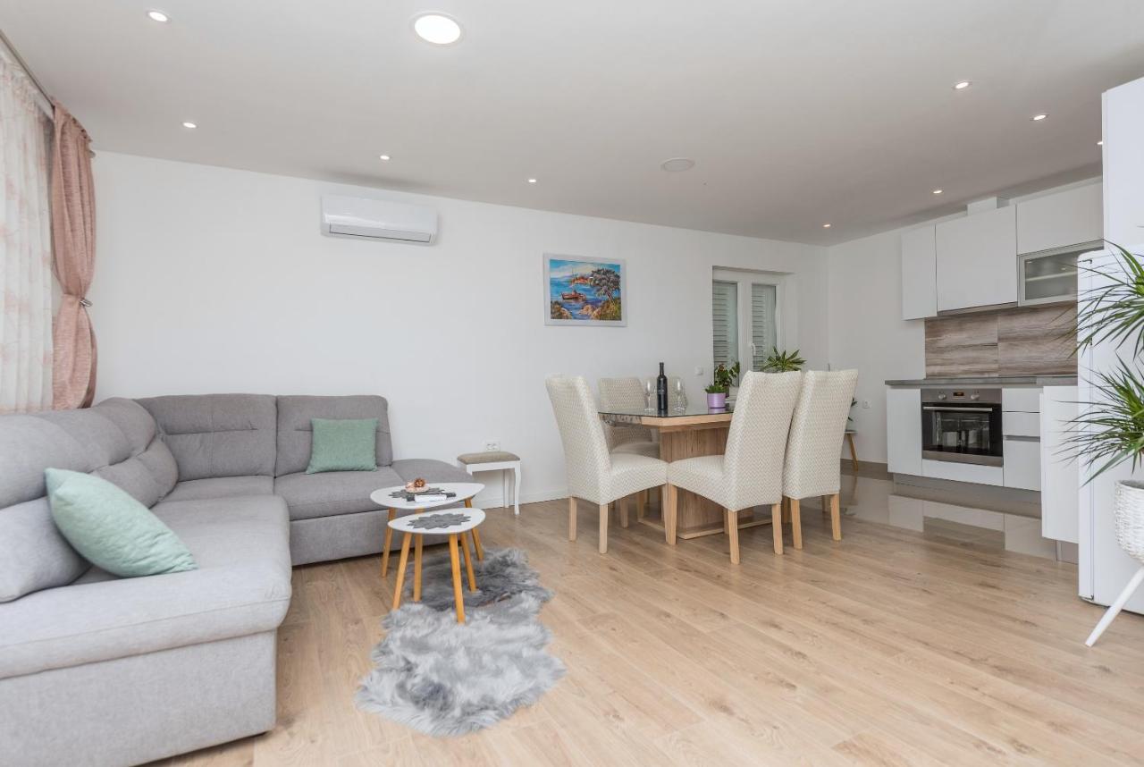 Apartment Strawberry ماكارسكا المظهر الخارجي الصورة
