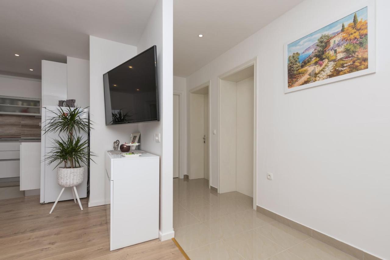 Apartment Strawberry ماكارسكا المظهر الخارجي الصورة