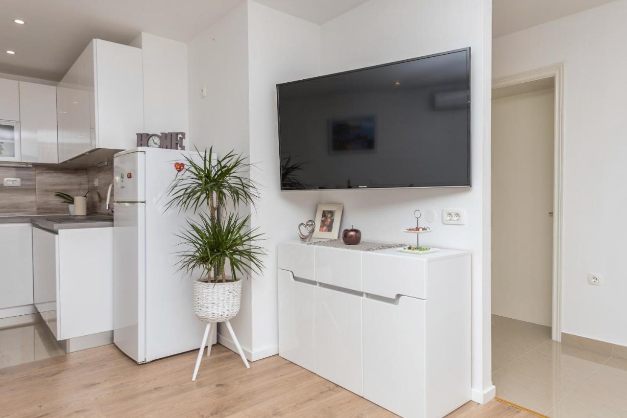 Apartment Strawberry ماكارسكا المظهر الخارجي الصورة
