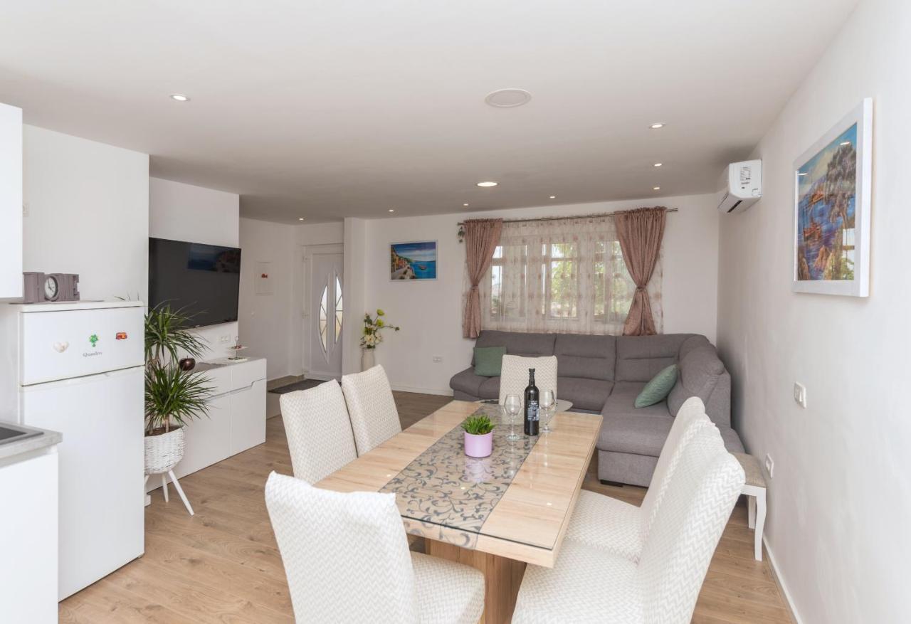 Apartment Strawberry ماكارسكا المظهر الخارجي الصورة