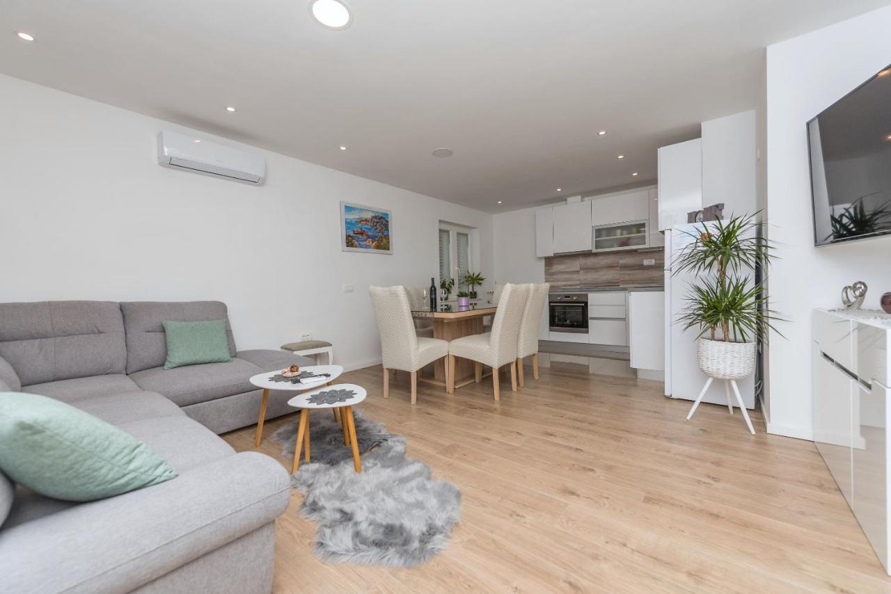 Apartment Strawberry ماكارسكا المظهر الخارجي الصورة